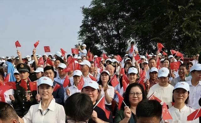 “九三阅兵”留下了一张被全网称为“含泪量最高”的合影。