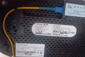 请问中国电信，老用户现在宽带光猫出故障了，每月还有10元使用费图片