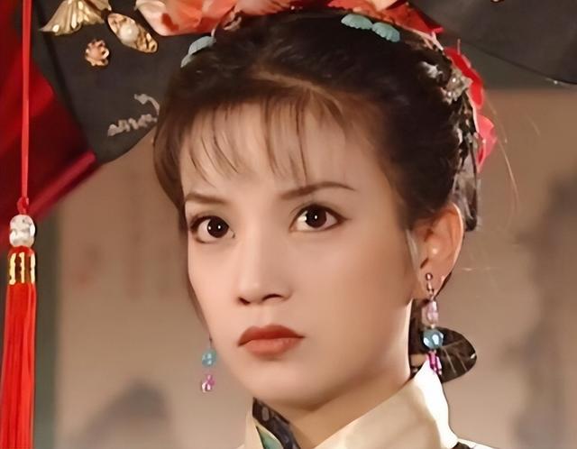 赵薇没想到，自己不止被圈内封杀，还有一件事，也让她面子挂不住