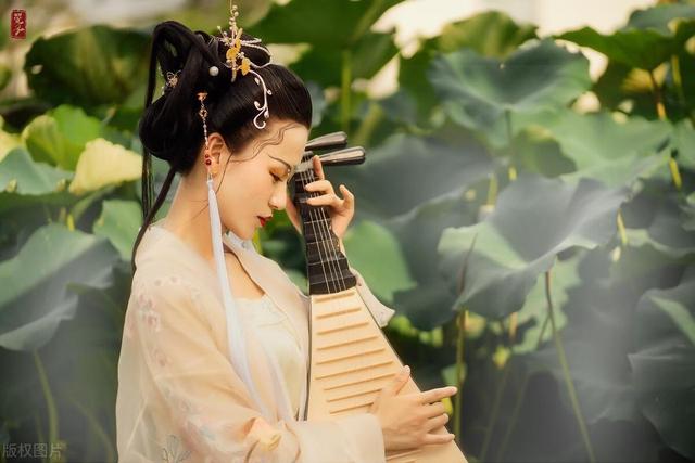 古代青楼经济：从管仲到秦淮八艳，风月场所背后的权力与资本博弈