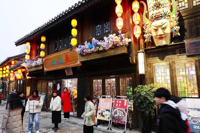 贵州：畅游安顺风光，感受黔中民俗！