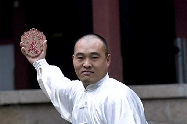 李天金：给马云当保镖年入百万，买房买车，马云卸任后过得咋样？