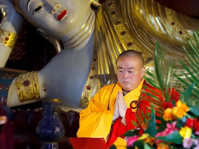 拔出萝卜带出泥！释永信全家老底被扒，原来他才只是冰山一角！