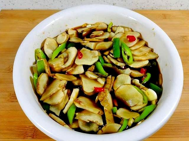 “秋天吃一根！腿脚站稳根”，立秋后遇到买十斤腌起来，好吃下饭