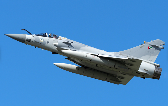 歼10C奔袭3千公里与土豪联训，台军看到机型两眼一黑，底牌全漏了