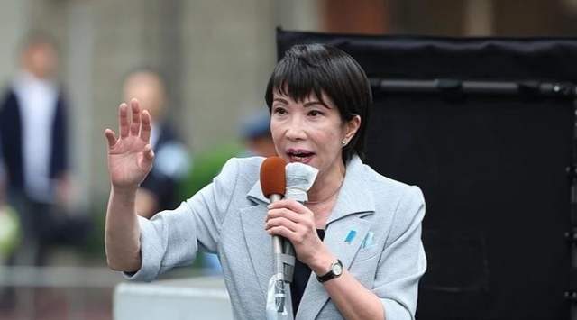 不给就加税！日本新首相刚上任，美国要走5500亿军费，高市两头难