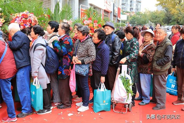 中国将迎来前所未有的死亡高峰，专家给出答案：是这些因素导致的