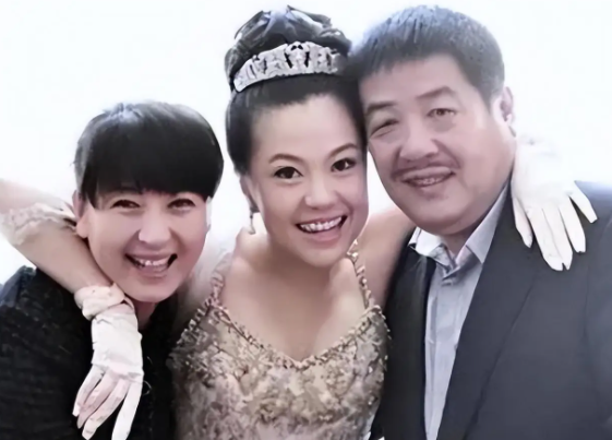 钱再多有什么用？闫学晶如今的现状，给所有53岁的女性提了个醒