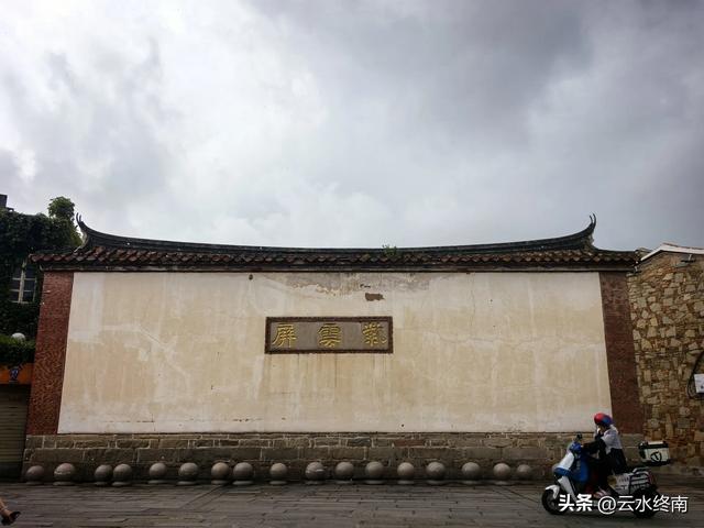 太爽了:7平方公里老城有8处世界遗产,都是免费!半城烟火半城仙