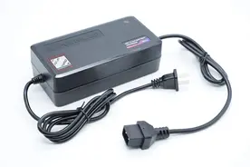 15串磷酸铁锂电池专用，小牛电动150W锂电池专用充电器拆解图片