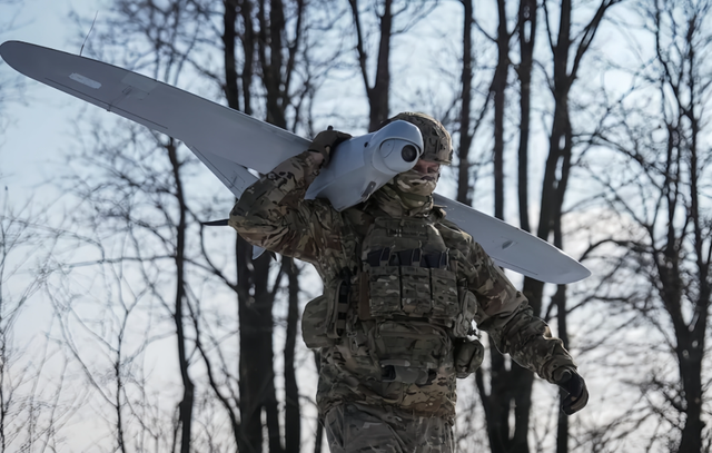 雪上加霜	，红军城失守，德国准备大干一场，不料特朗普连捅两刀？