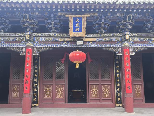 朔州古城全是夯土墙，没有刻意修复，是我看到的最原始的古城墙