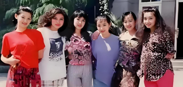 她是国家一级女演员，多次给丈夫戴绿帽，重病丈夫坐轮椅也不离婚