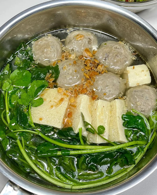 瘦33斤后，我终于明白：减肥的关键从不是饿肚子，而是轻断食！