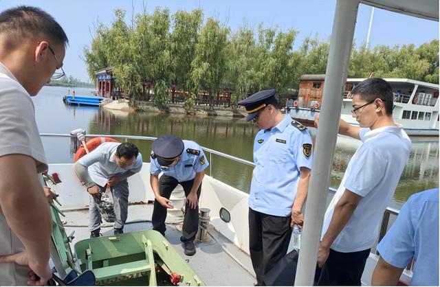 涉企执法 | 枣庄交通执法：筑牢水上安全防线 护航红荷节平安畅游