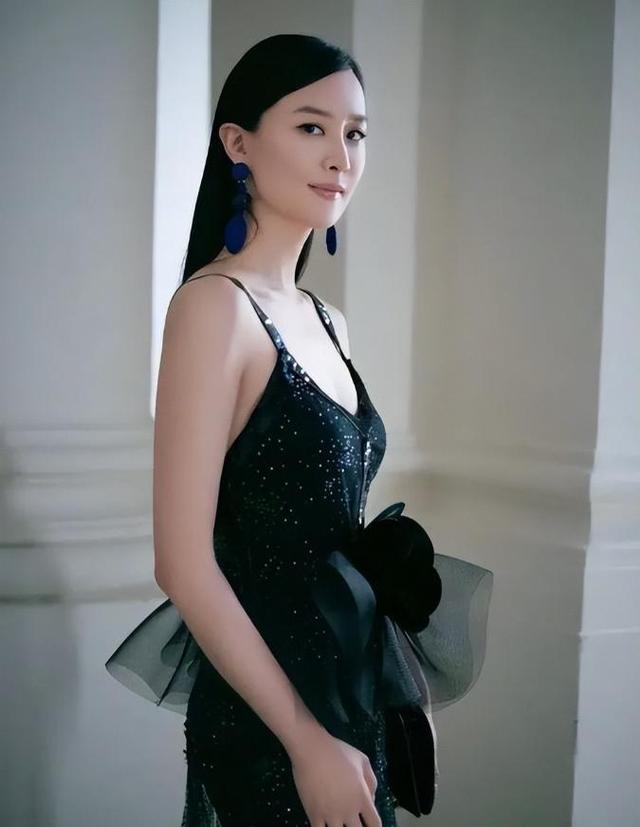 因生不出孩子被踢出豪门，二婚后却儿女双全，陈法拉终于扬眉吐气