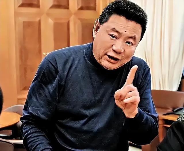 被老头“糟蹋”的3位女星，个个美艳动人，却鲜花插在牛粪上！