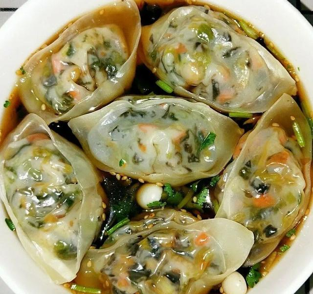 3分钟搞定神仙汤底，和馄饨饺子绝配！天寒地冻来一碗，舒服惨了！