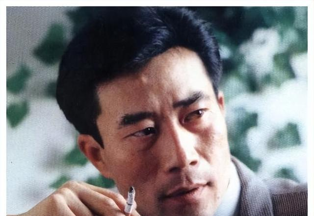 大家熟悉的他早已逝世，一天吃十几片止疼药，离世半年公众才知道