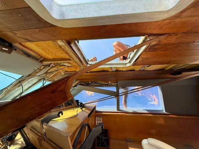 突发！航海家翟墨南极船遭洗劫，船毁人惊！