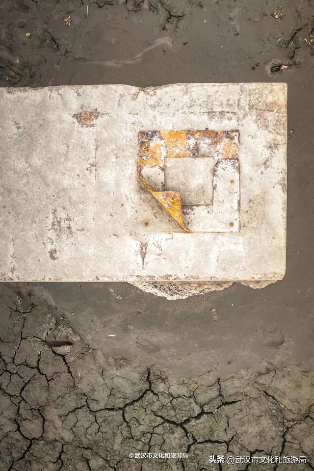 长江水位下降，武汉的秘密藏不住了！