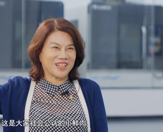 董明珠回应绯闻，王自如被众人嘲讽，网友挖出他办公室藏避孕套
