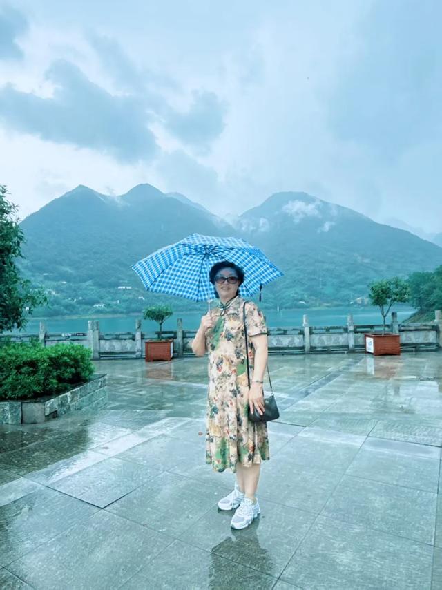 湖北行之一:“清江画廊”游 | 作者 卢秀莲