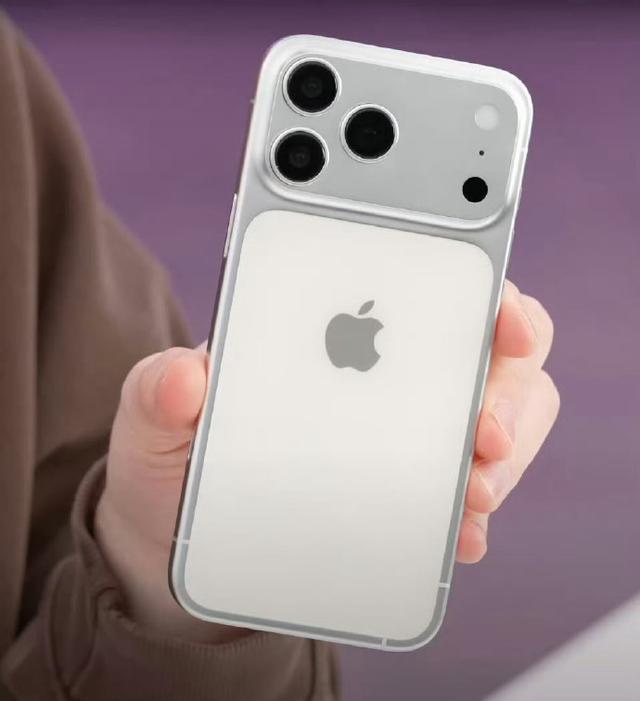 九月 iPhone 17 系列发布，你们选 iPhone 17 还是等华为 Mate 80？​