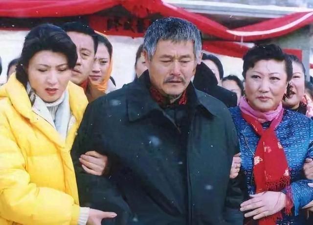 闫学晶风波终于落幕	，6个男人惨遭牵连，儿媳与继女最不好过