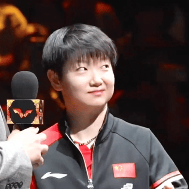 孙颖莎送平野美宇一轮游，第二局连丢6分输球，球迷可惜没零封！