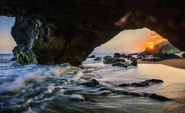 来万宁，连续七天免费看电影！观影+旅游指南→