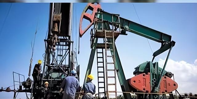 中国无视特朗普封锁，继续买委石油，美军突袭，抢走中国石油？