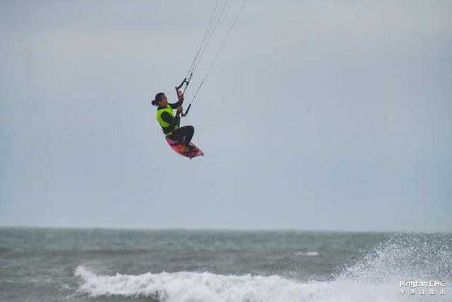 冠军选手：平潭无愧于“风筝冲浪圣地”的美誉
