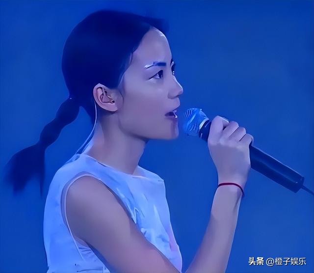 王菲和窦唯离婚26年，当初人人看好的一对，是怎么分开的？