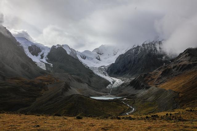 贡嘎大环线：在雪山的凝视下，与艰辛同行之日乌且（原创）