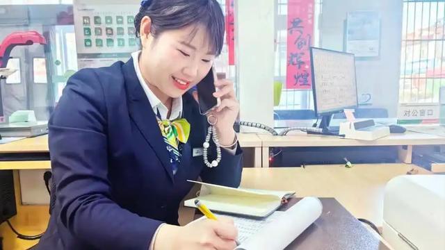 别卷“快牛”了！银行人做“慢牛”，反而能走更远
