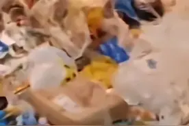 呼和浩特：女租客退房，房东竟清出7车垃圾！图片