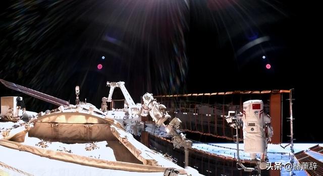 太空碎片威胁升级	，神舟二十号飞船遭撞击，6名航天员能否长驻？