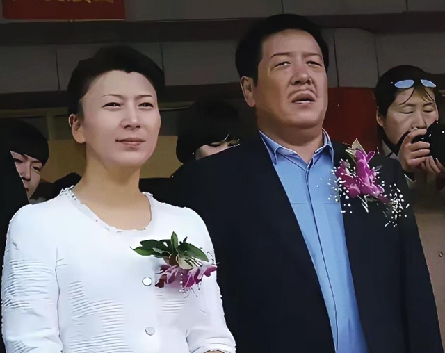 重罚！偷税	、背人命债	，被官方彻查后首露面的闫学晶 迎来最终结局