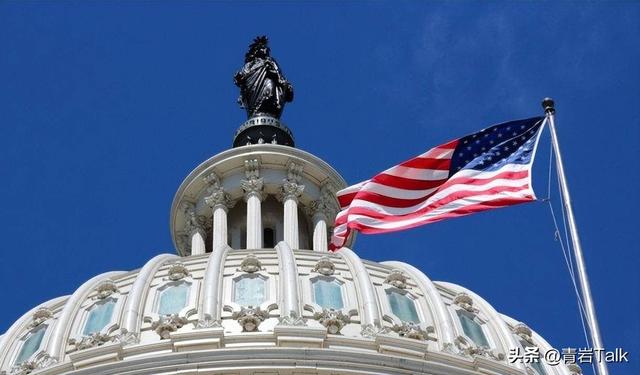 制裁失效换军事威慑，美军飞越委内瑞拉，特朗普重启门罗主义