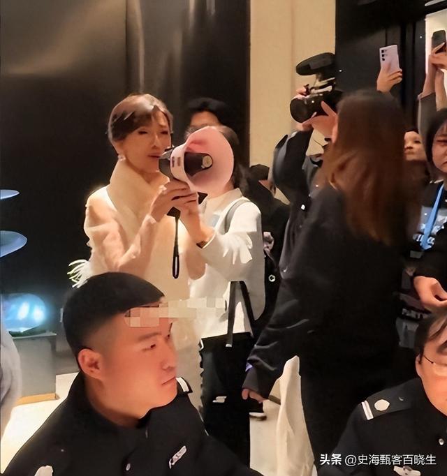 太炸裂！72岁赵雅芝被曝遭私生上床拍照	，樊振东的担忧再次应验了