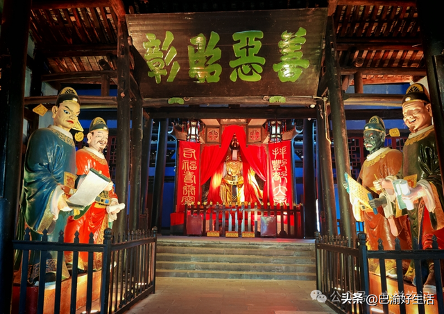 重庆丰都名山鬼城景区，里面到底啥样？