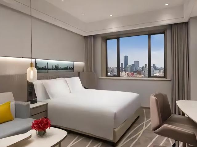 台湾姑娘来大陆旅游，游玩五天后直呼:这和电视上说的天差地别啊