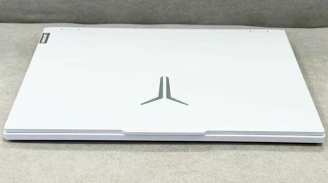 联想电竞本的升级款：标配32GB内存和i9处理器，大型游戏随意玩