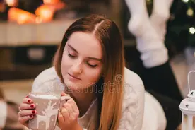 一个女人的性格好不好，从她吃饭的样子就能看出来，很准图片