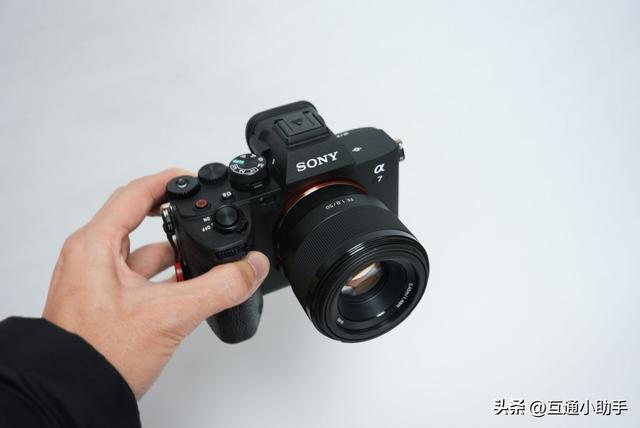 索尼 FE50mmF1.8 评测 / 性价比之王，但也有不容忽视的缺点?