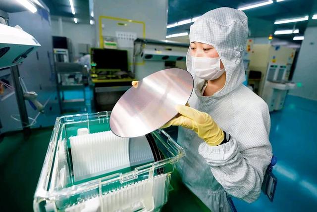 日本突然断供芯片材料，中国一招反制撼动全球供应链！