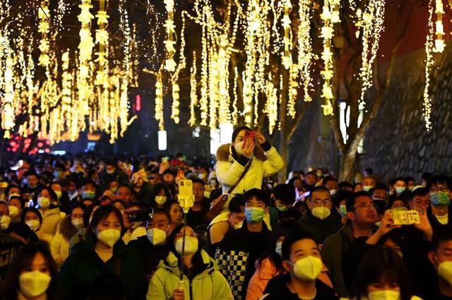 机票预订量暴涨63%！2026年9天春节假期，让旅游消费玩出新花样