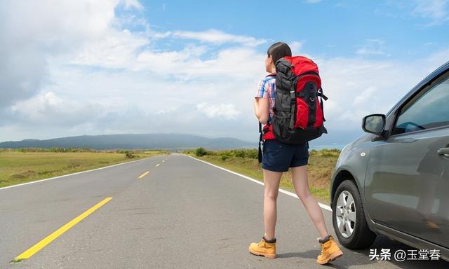人山人海只看不买，年轻人报复性白嫖，景区赚不到钱了？
