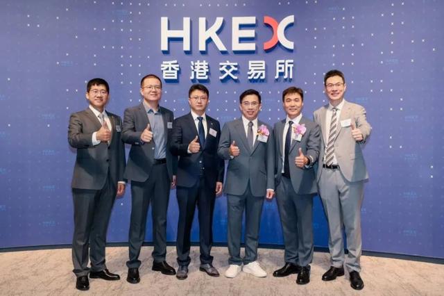 成功上市！全球仓储机器人第一股！